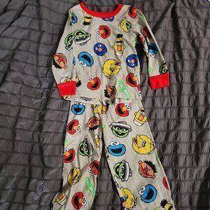Kids sesame street pajama set size 5